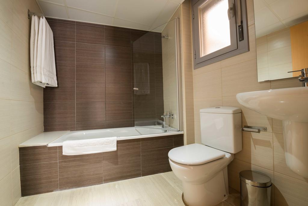 Apartaments Peronel.La Lleida Exteriör bild